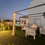 Menta Relaxing Corner In Front Of The Ocean Villa