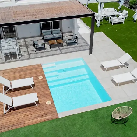 Menta Relaxing Corner In Front Of The Ocean *