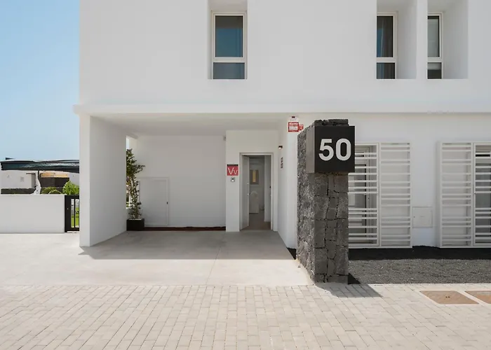 Menta Relaxing Corner In Front Of The Ocean